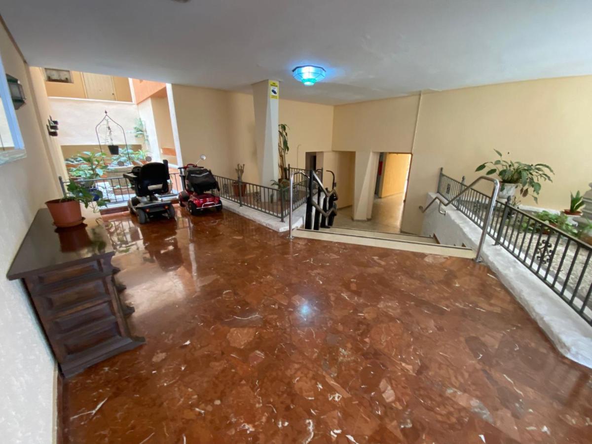Apt Centrico Con Vistas Y Piscinas Benalmadena Bagian luar foto