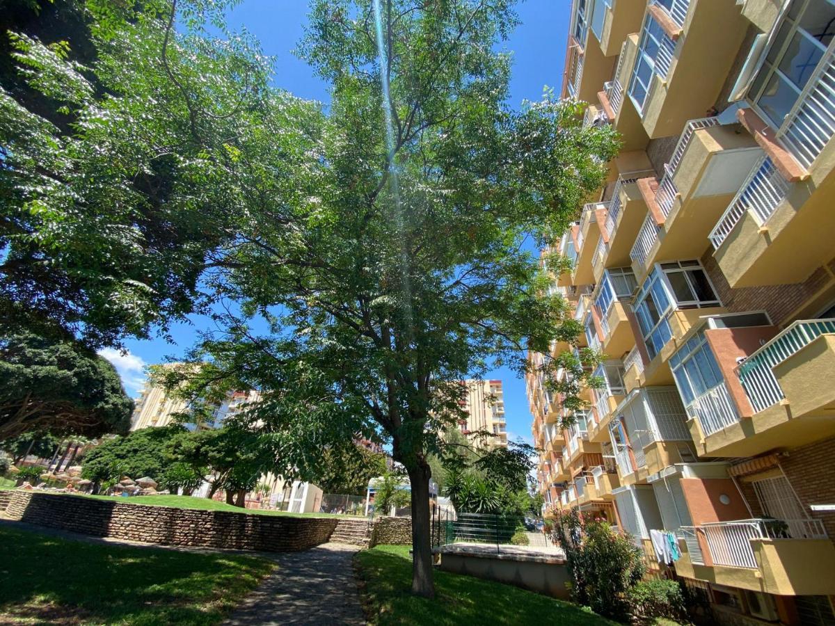 Apt Centrico Con Vistas Y Piscinas Benalmadena Bagian luar foto